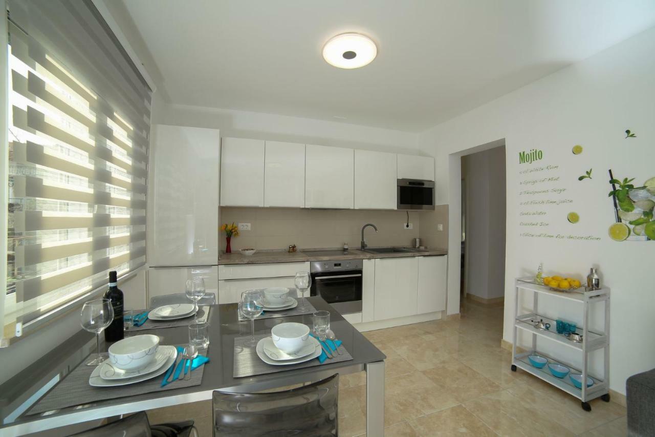 Amazing Luxury 4Star Apartment Laura Supetar Exterior photo