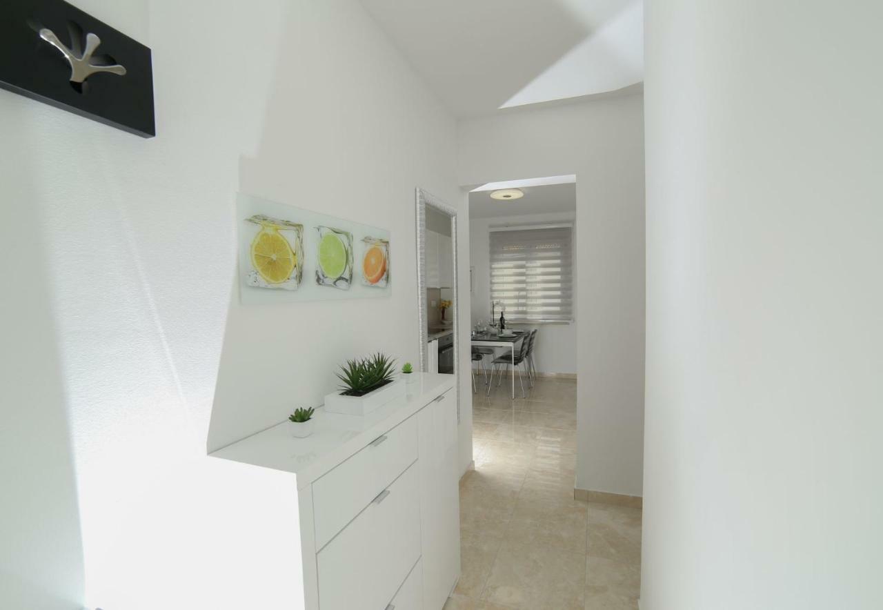 Amazing Luxury 4Star Apartment Laura Supetar Exterior photo